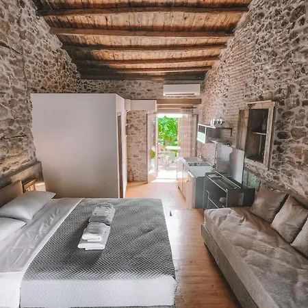 The Cellar Studios - By Avelink Spata  Exterior photo